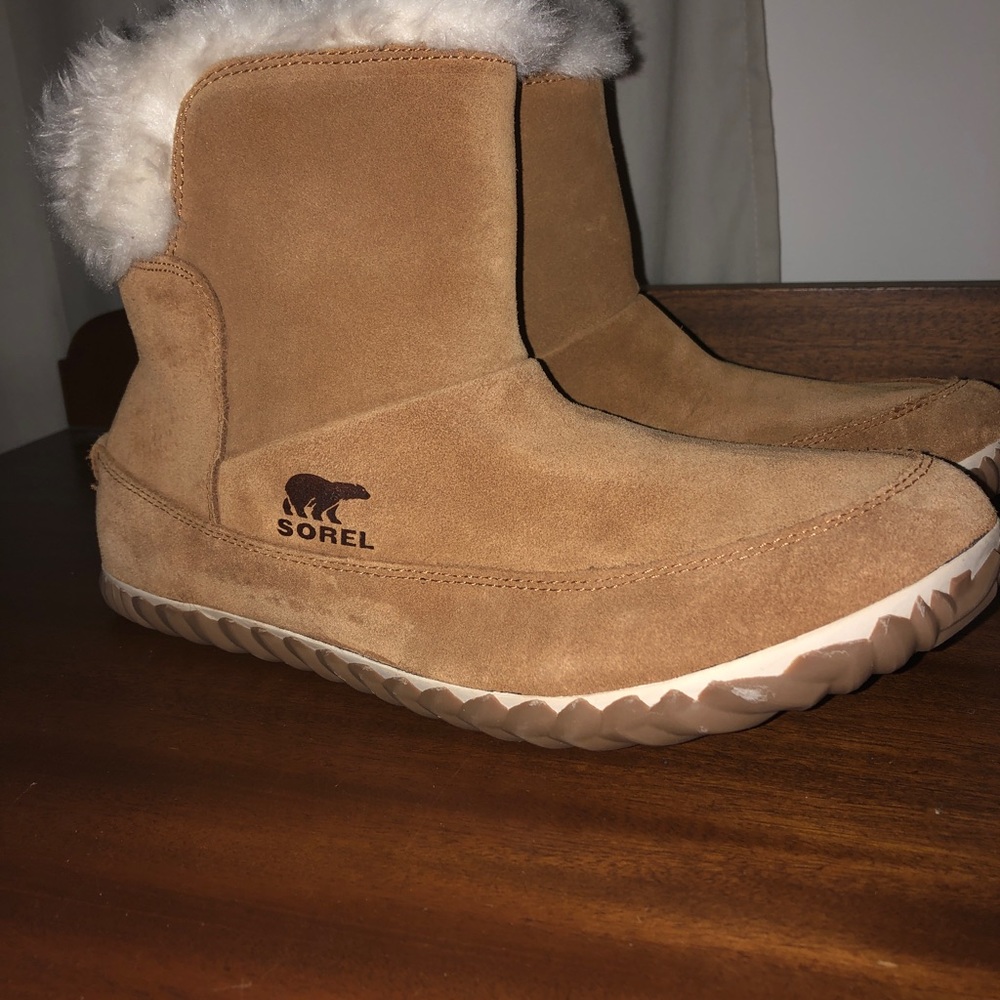 Sorel Out ‘N About Booties Suede Fur Boots women’s size 11 Tan /Elk NEW